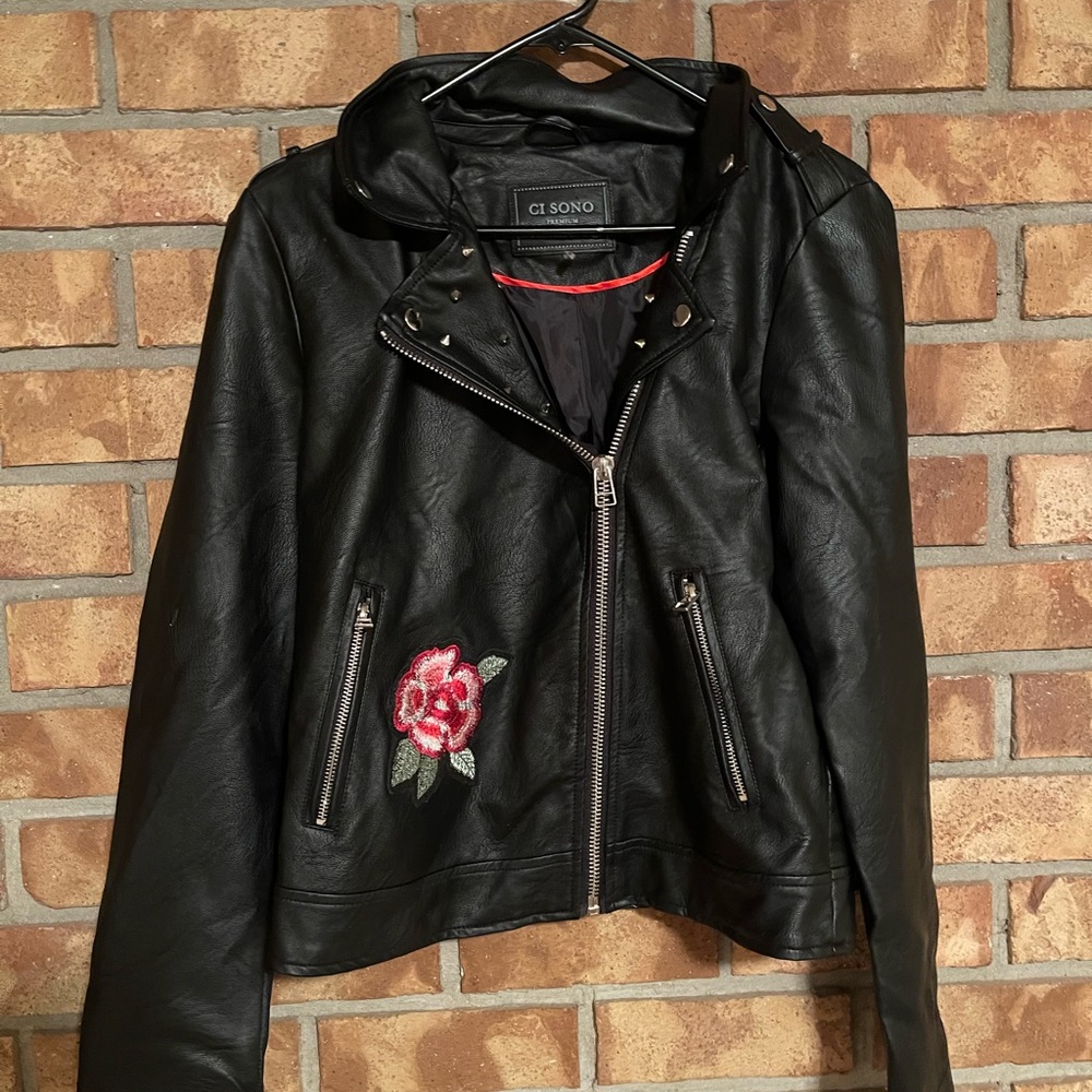 Ci Sono Premium Rose Vegan
Leather Jacket Stud
Never worn